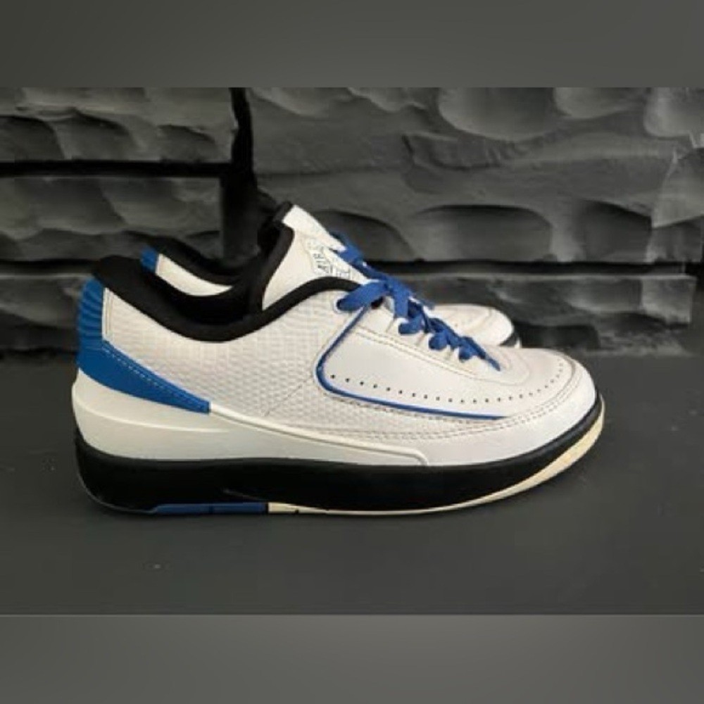 Wmns Air Jordan 2 Retro Low 'Varsity Royal